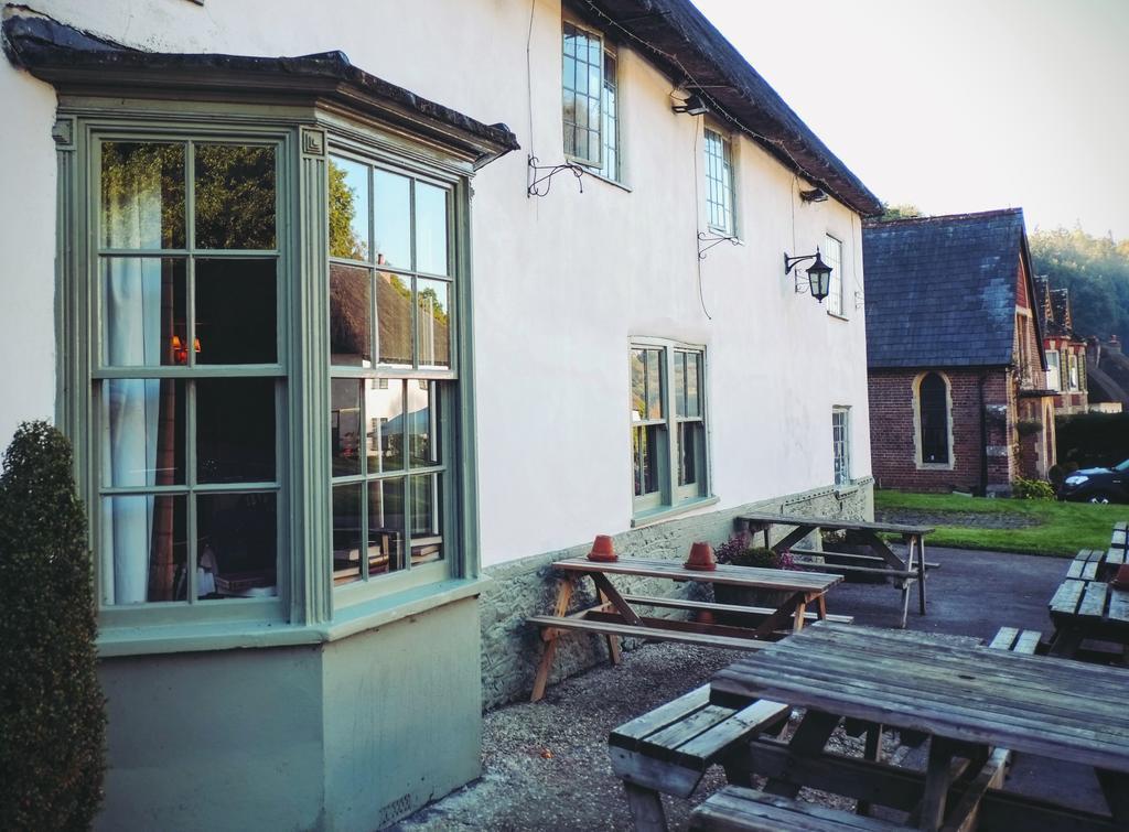 Отель Hambro Arms Milton Abbas Экстерьер фото