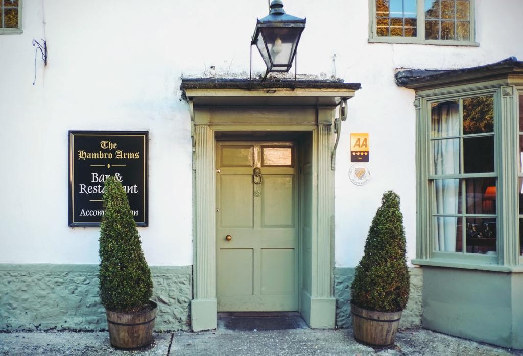 Отель Hambro Arms Milton Abbas Экстерьер фото
